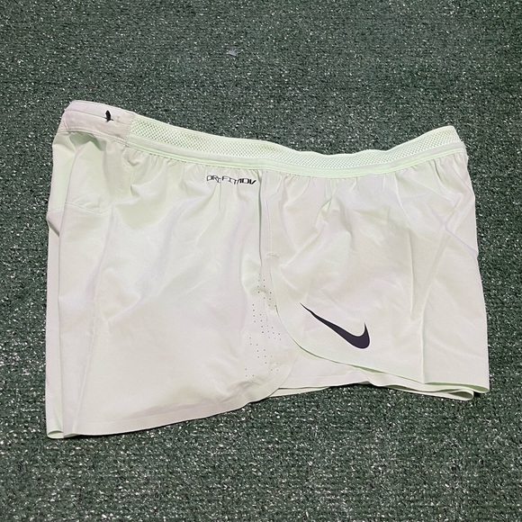 Nike AeroSwift Men's Dri-FIT ADV 2" Green Black Running Shorts Sz XL FN3349-376 - Picture 4 of 6